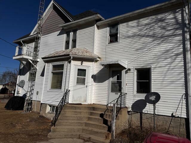 301 N Main St  Reeseville WI 53579 photo