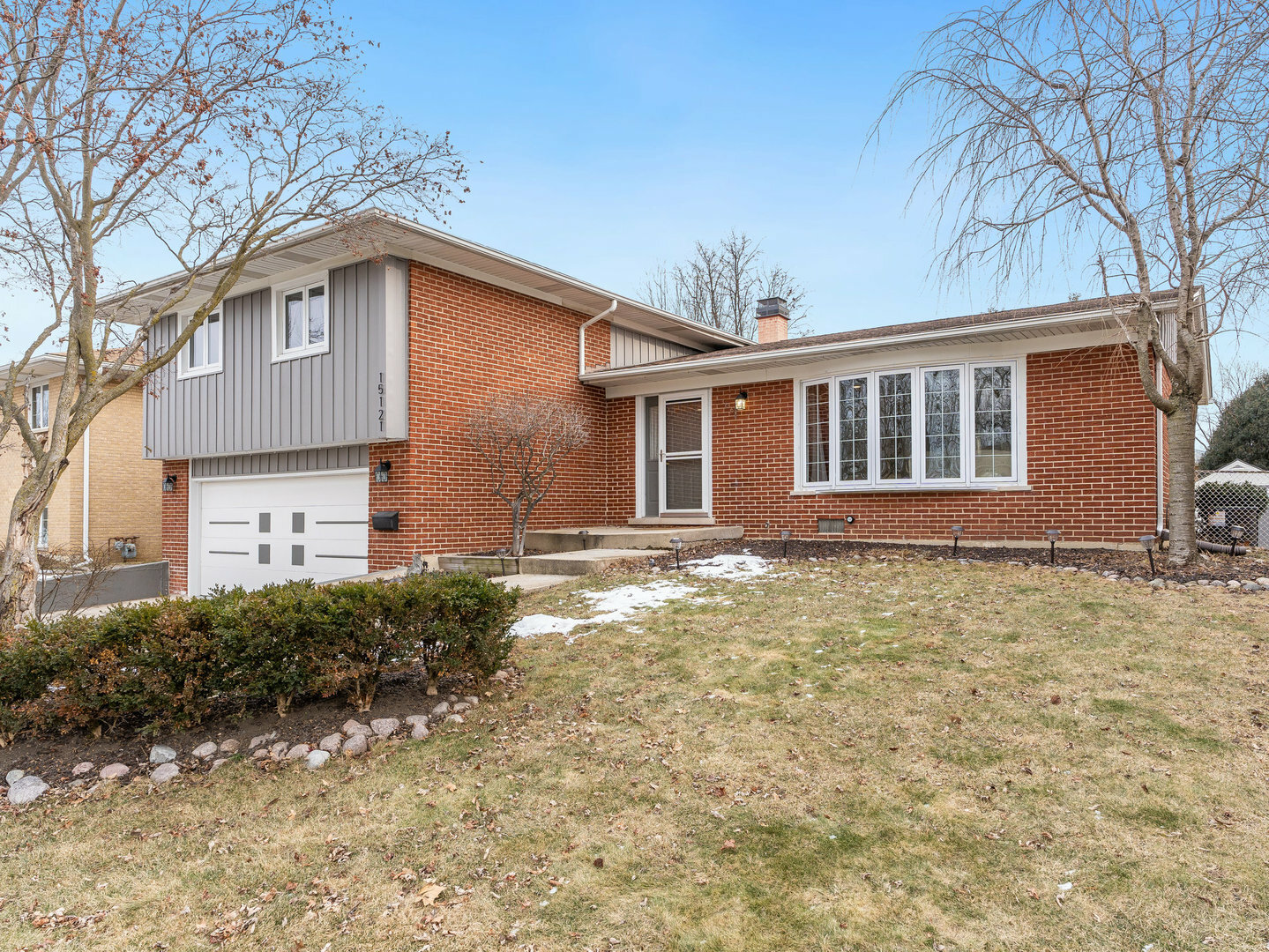 15121 Chestnut Lane  Oak Forest IL 60452 photo