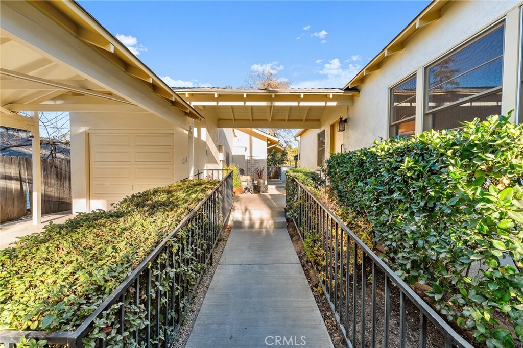 Property Photo:  1025 San Jacinto Street  CA 92373 