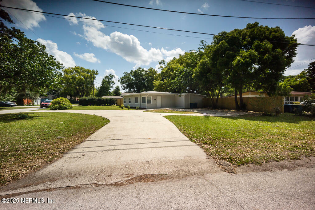 Property Photo: 5384 River Forest Drive FL 32211