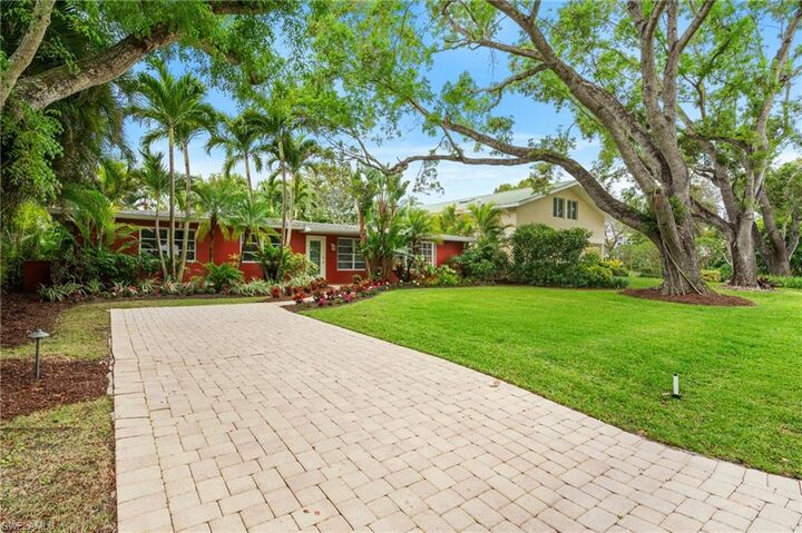 Property Photo:  432 3rd Ave N  FL 34102 