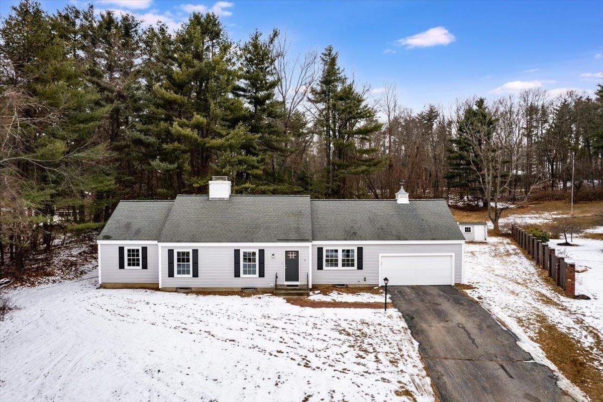 Property Photo:  12 Orchard Hill Circle  NH 03110 