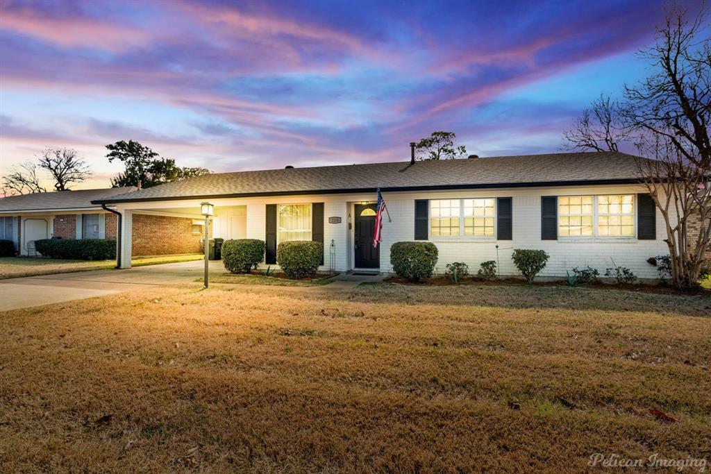 Property Photo:  219 Johnnie Drive  LA 71115 