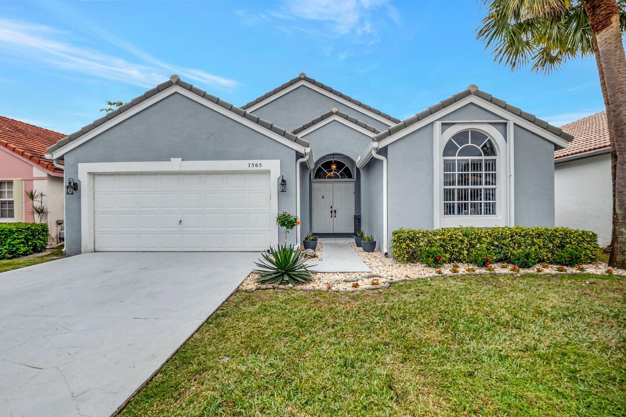 Property Photo:  7565 Ironbridge Circle  FL 33446 