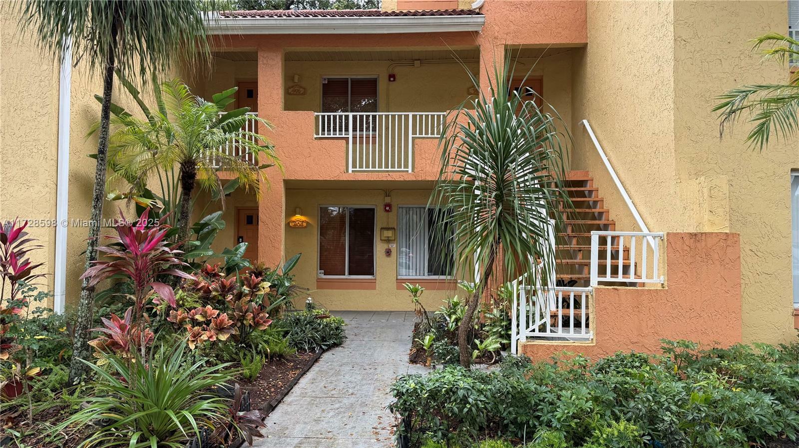 Property Photo:  906 Coral Club Dr 906  FL 33071 