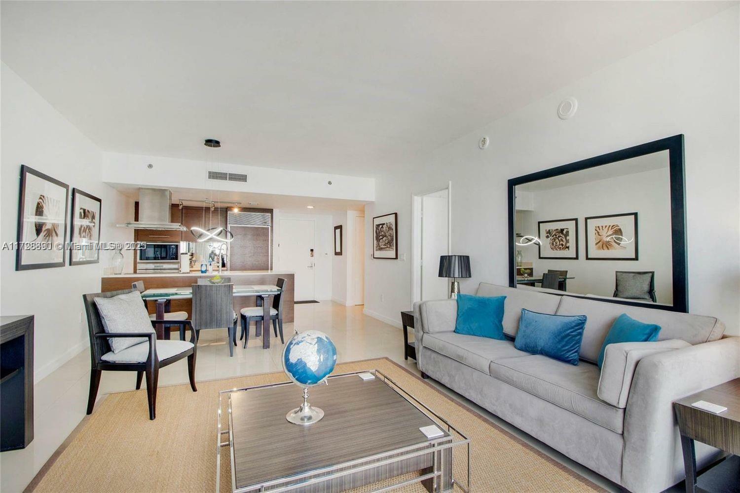 Property Photo:  485 Brickell Ave 2107  FL 33131 