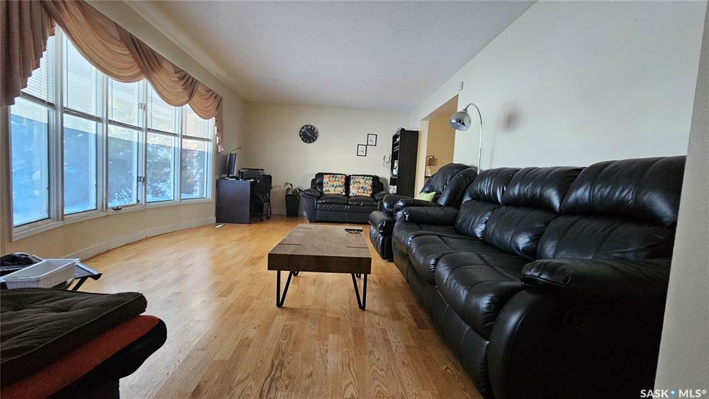 Property Photo:  392 Habkirk Drive  SK S4S 6B1 