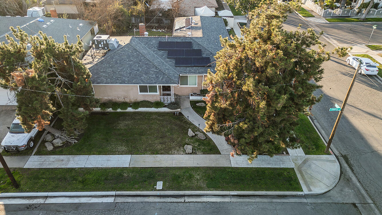 Property Photo: 4381 N 4th Street CA 93726