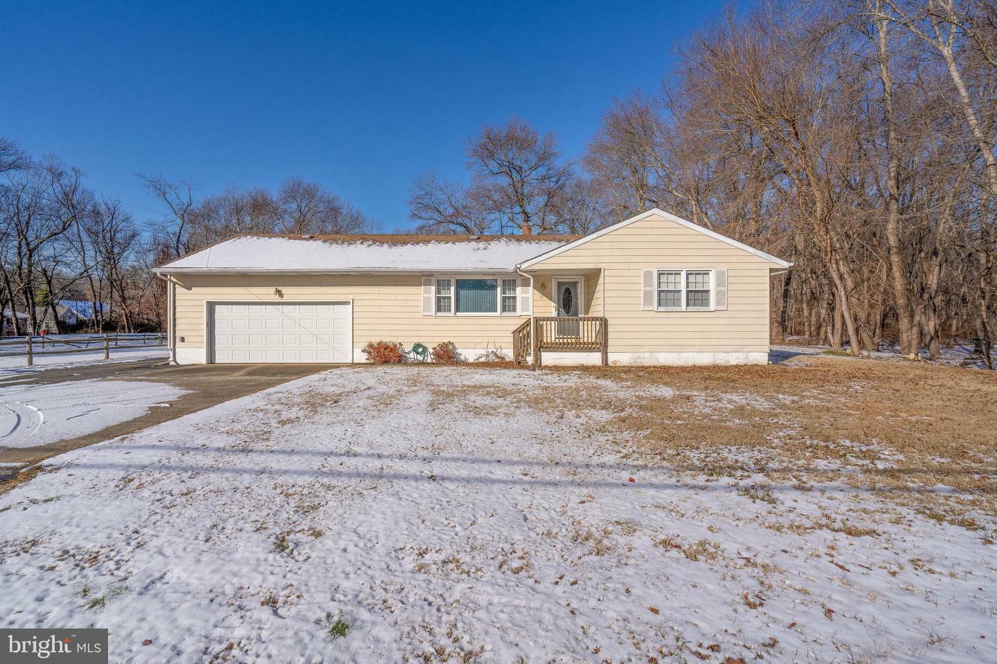15 N Hook Road  Pennsville NJ 08070 photo