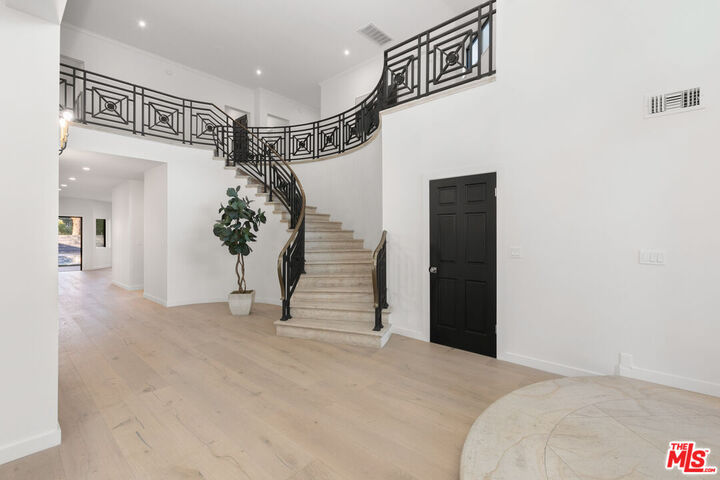 Property Photo: 4256 Tarzana Estates Dr CA 91356