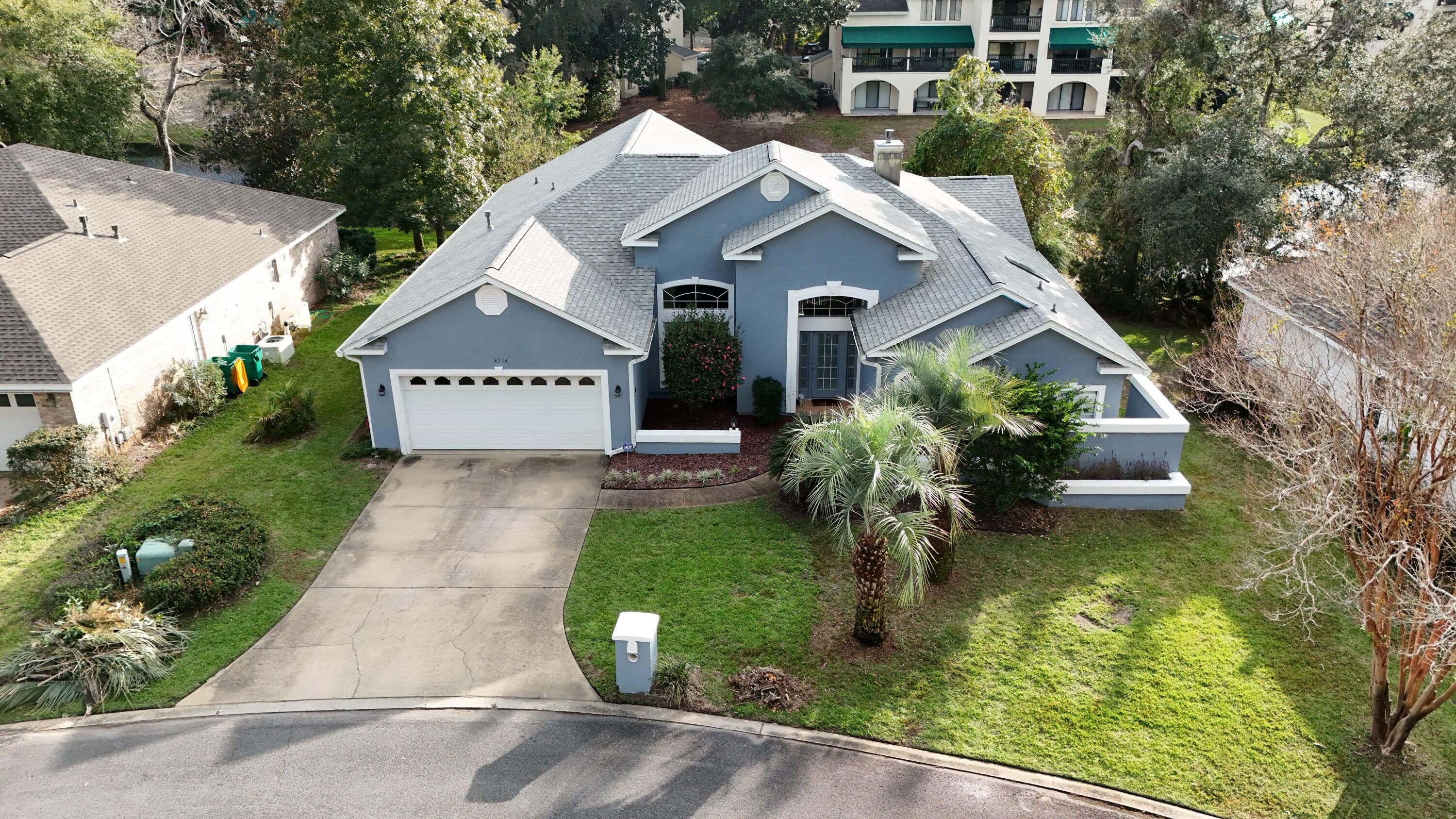 Property Photo:  4314 Hidden Lakes Drive  FL 32578 