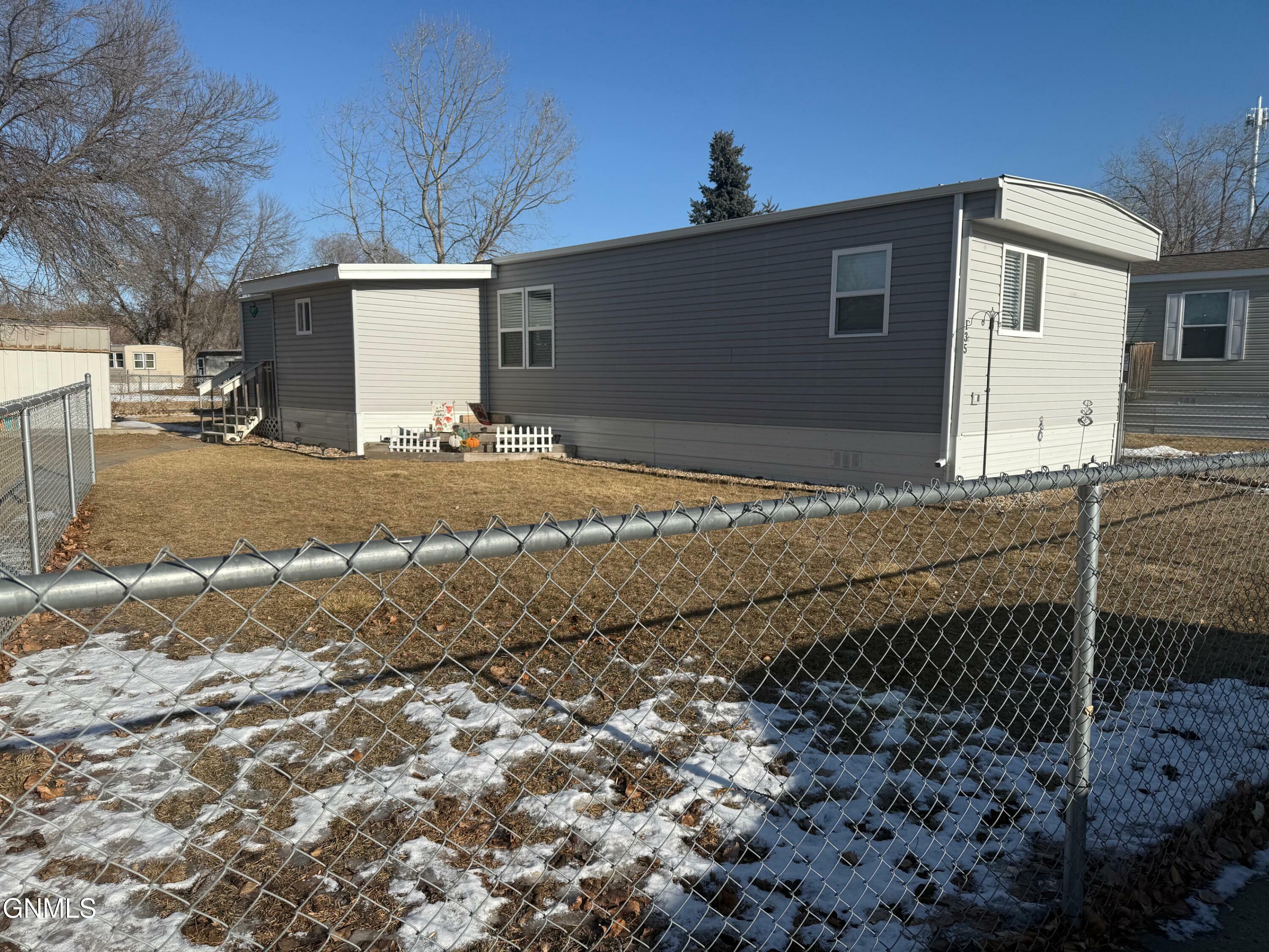 Property Photo:  135 Delta Avenue  ND 58504 