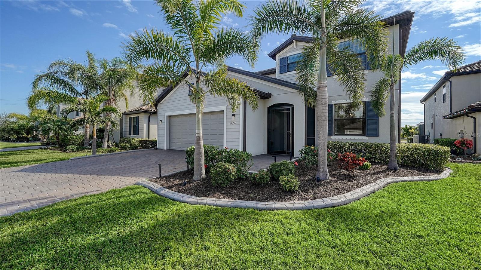 Property Photo: 10916 Copperlefe Drive FL 34212