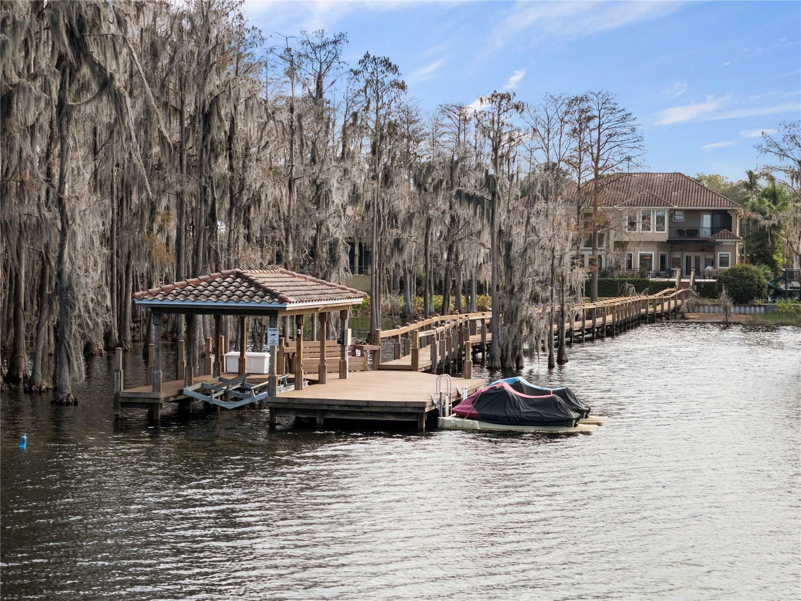 Property Photo: 9213 Foxhall Court FL 32819