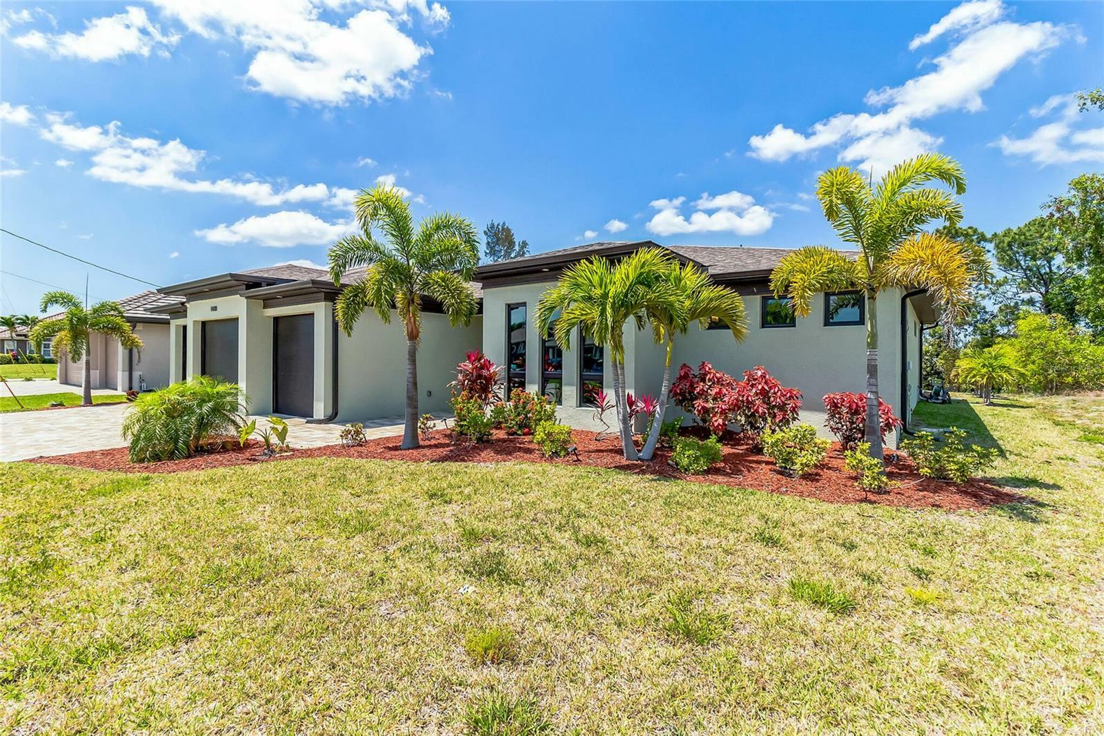 Property Photo:  1418 SW 1st Place  FL 33991 