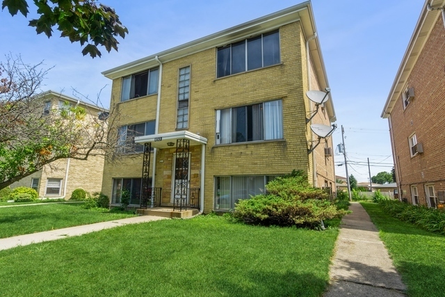 Property Photo:  8513 N Milwaukee Avenue 1S  IL 60714 