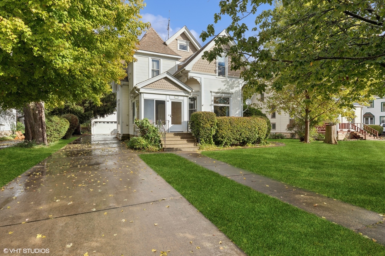 Property Photo:  309 E Corning Avenue  IL 60468 