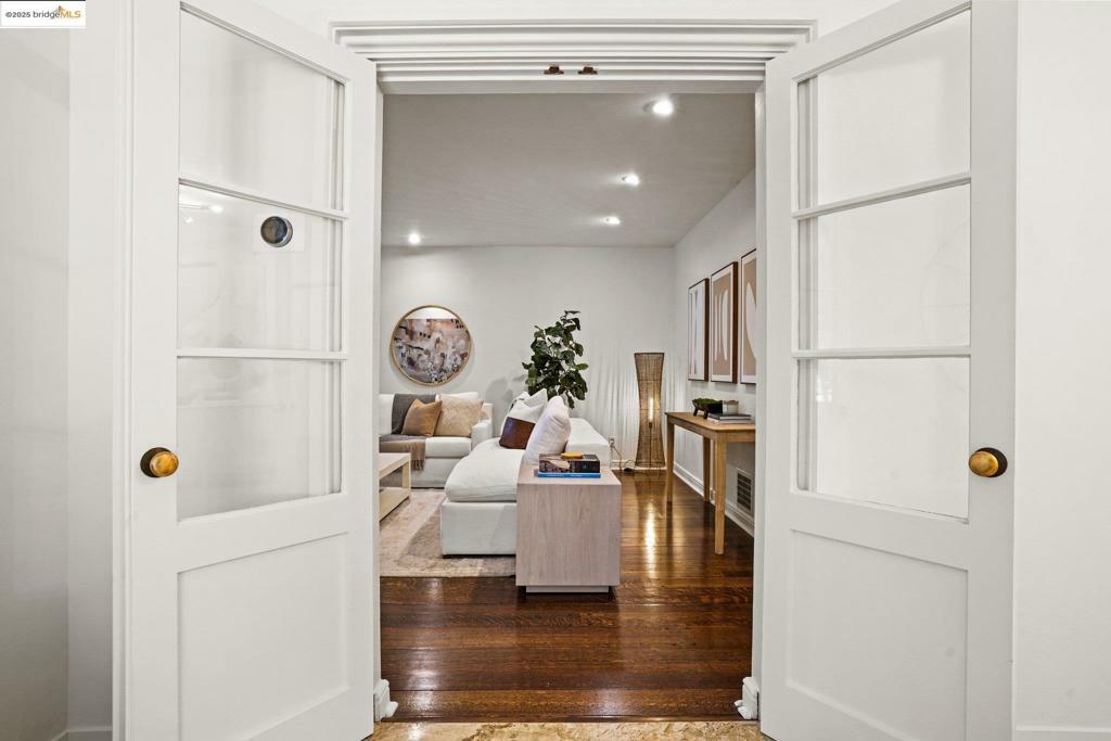 Property Photo: 331 Saint James Dr CA 94611