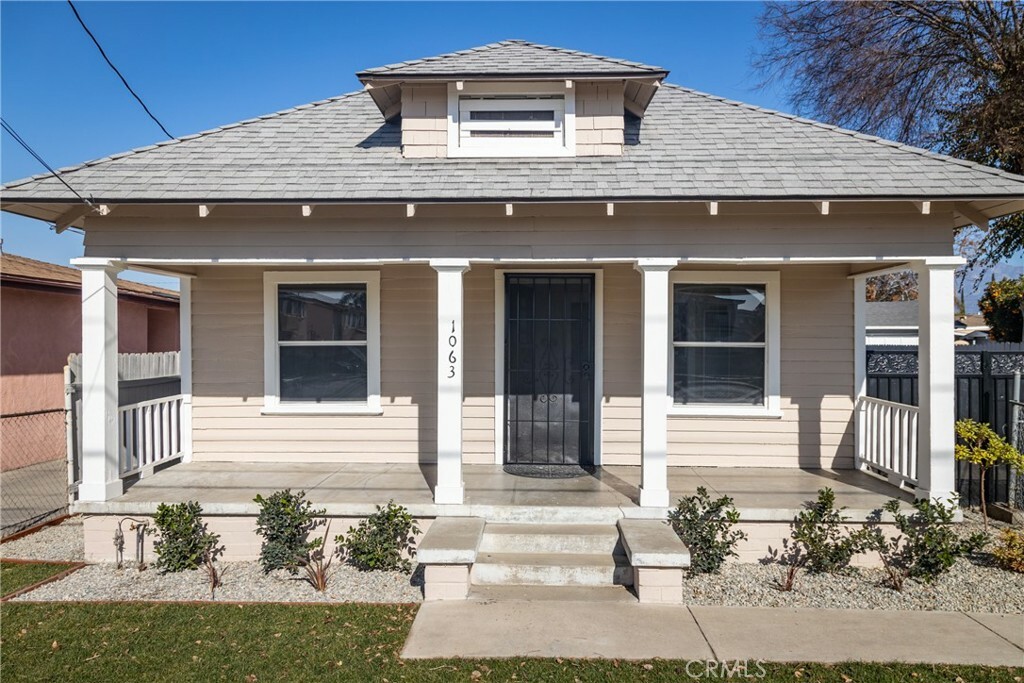 Property Photo:  1063 E 9th Street  CA 91766 