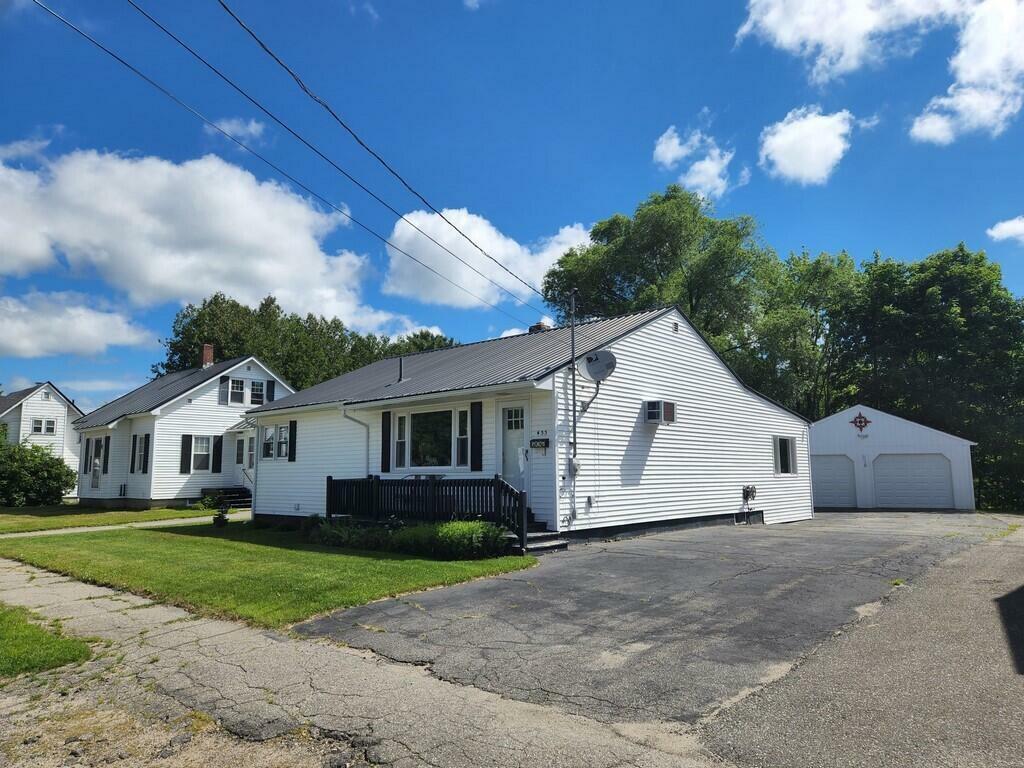 Property Photo: 433 Aroostook Avenue ME 04462