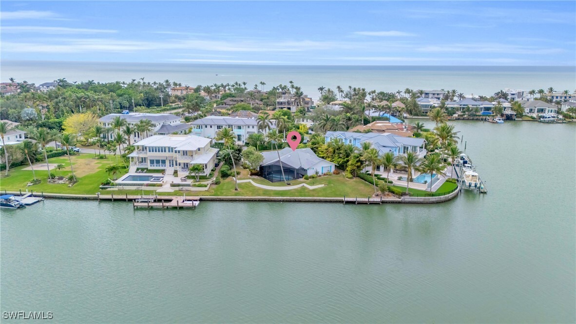 Property Photo: 4 Sabre Lane FL 34102