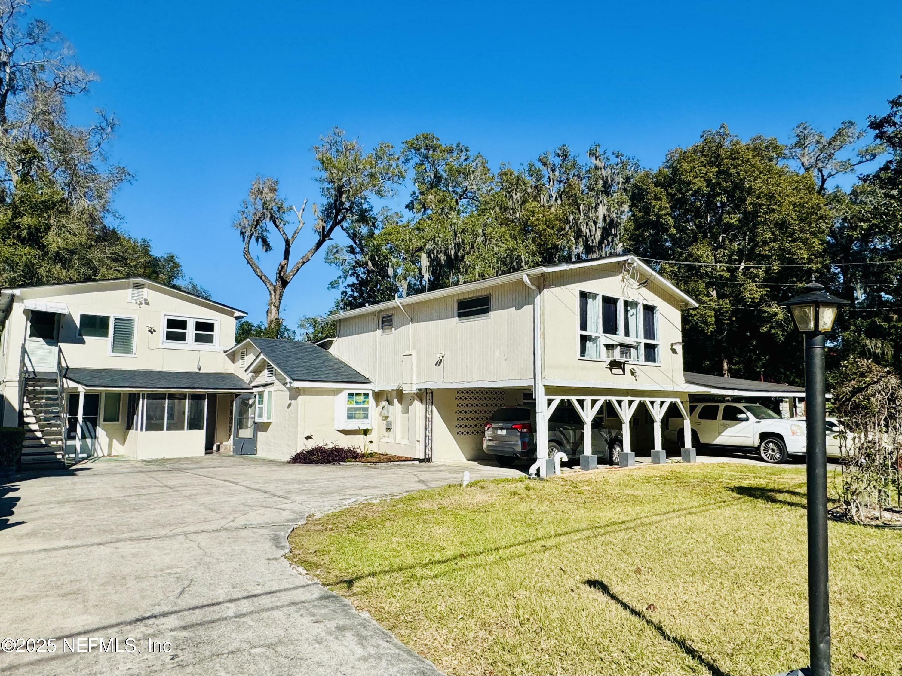 Property Photo: 7107 Arlet Drive FL 32211