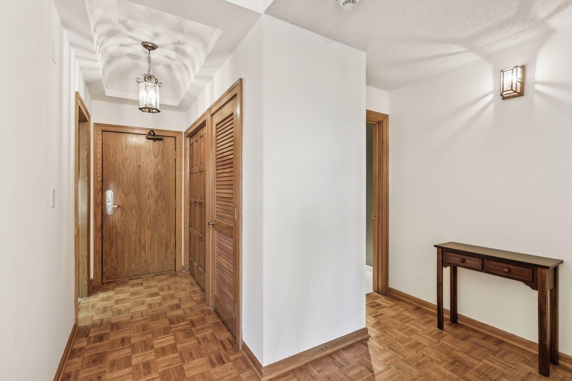 Property Photo:  1235 Yale Place 1401  MN 55403 