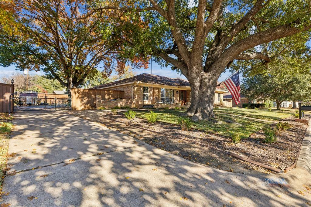 Property Photo: 2534 Sherwood Drive TX 75050