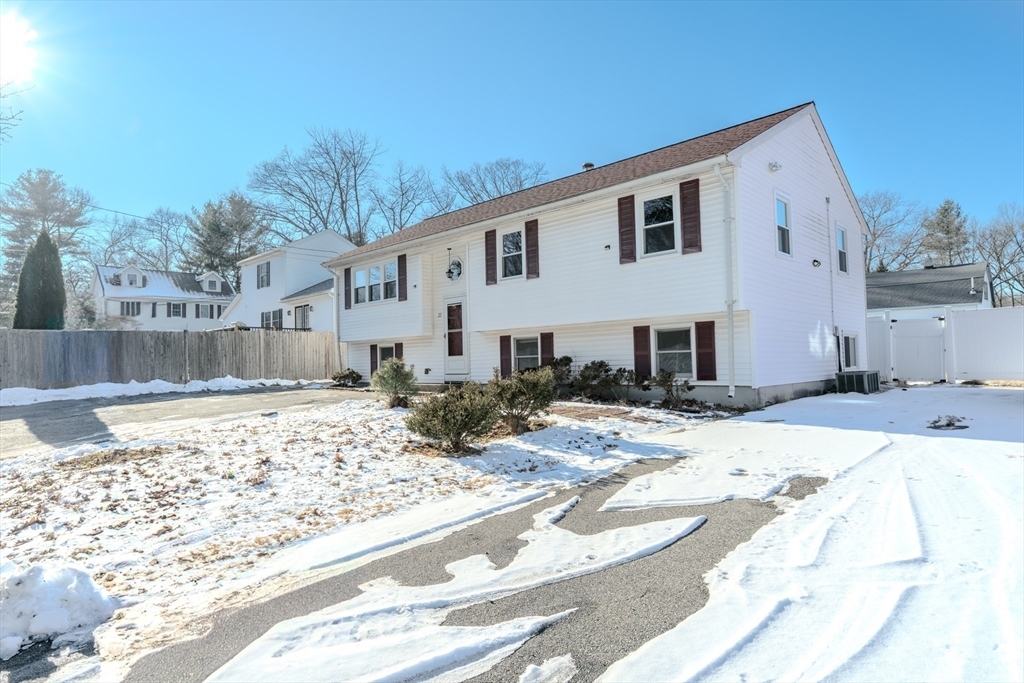 Property Photo:  22 Osceola Ln  MA 01821 