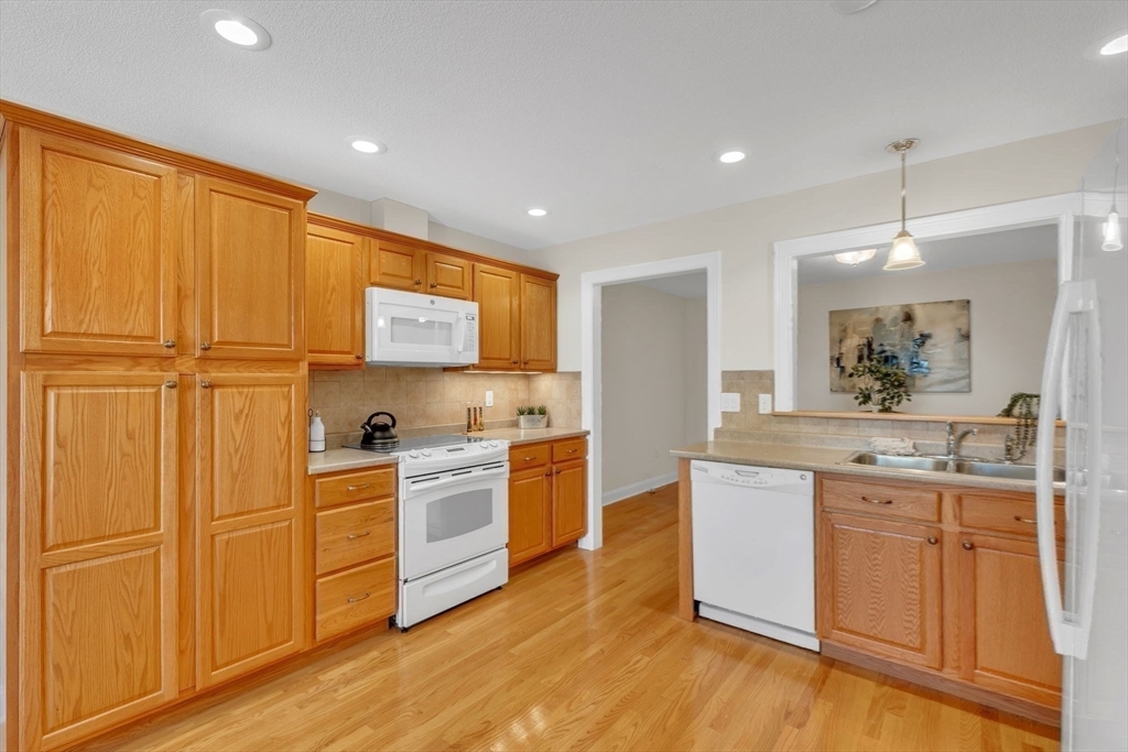 Property Photo: 45 Ivy Circle 45 MA 01095