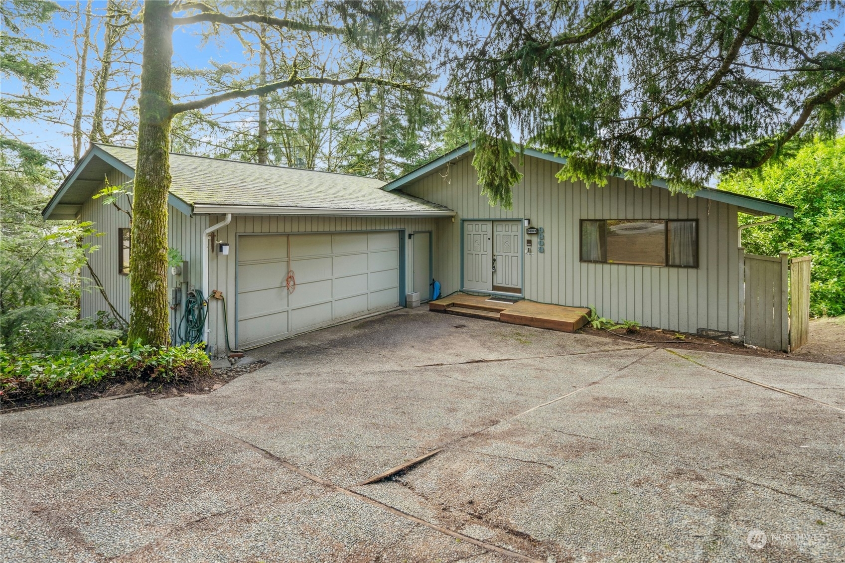 Property Photo:  9803  159th Place NE  WA 98052 