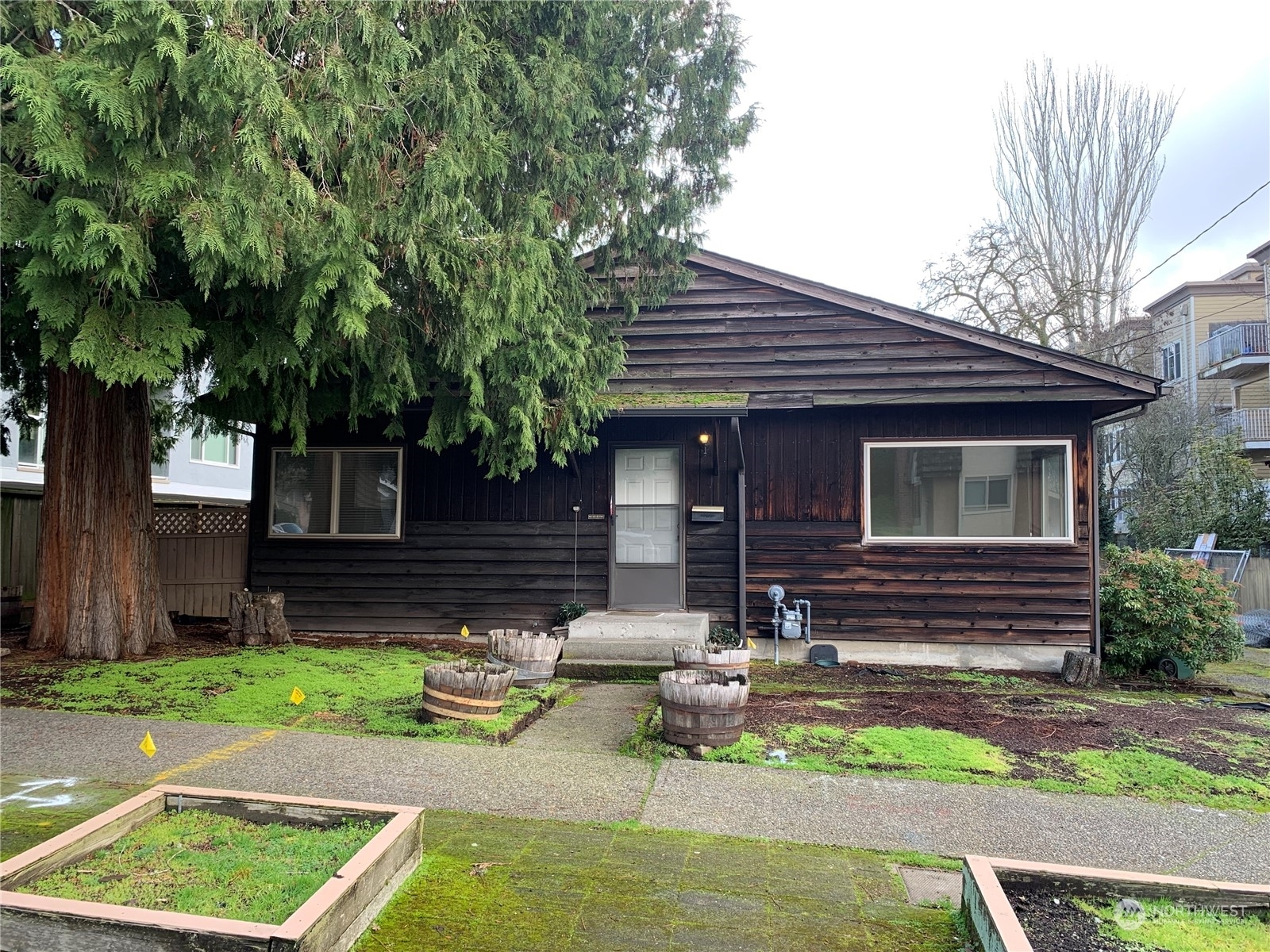 Property Photo: 6514 23rd Avenue NE WA 98115