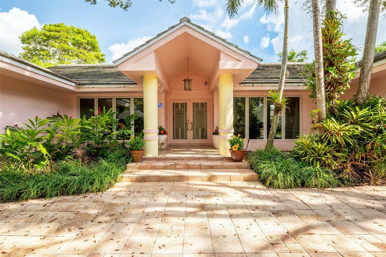 Property Photo: 12845 SW 107th Ct FL 33176