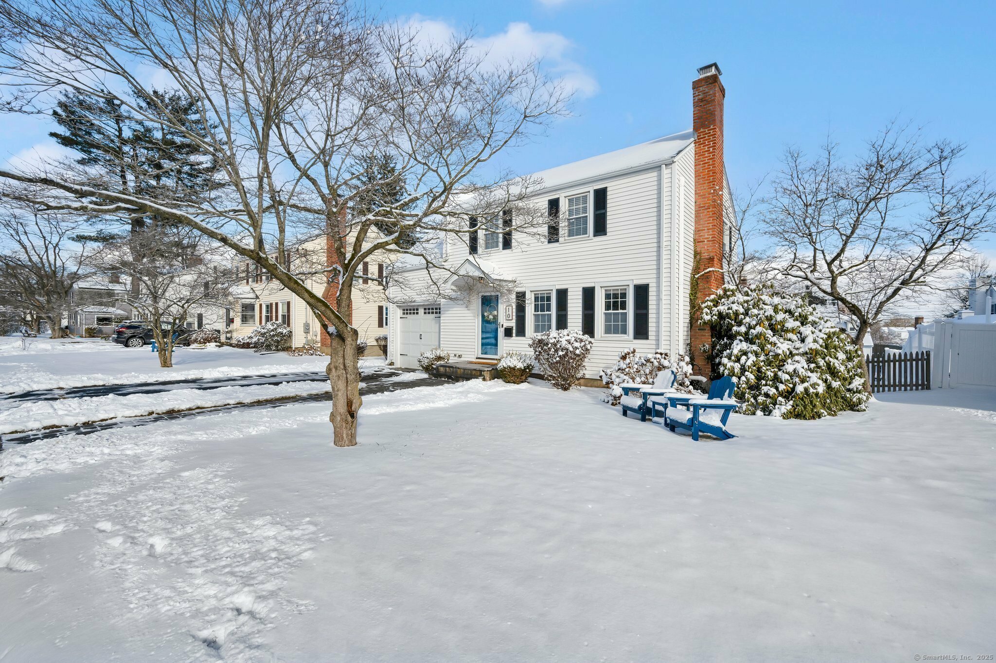 Property Photo:  10 Greenacres Avenue  CT 06107 