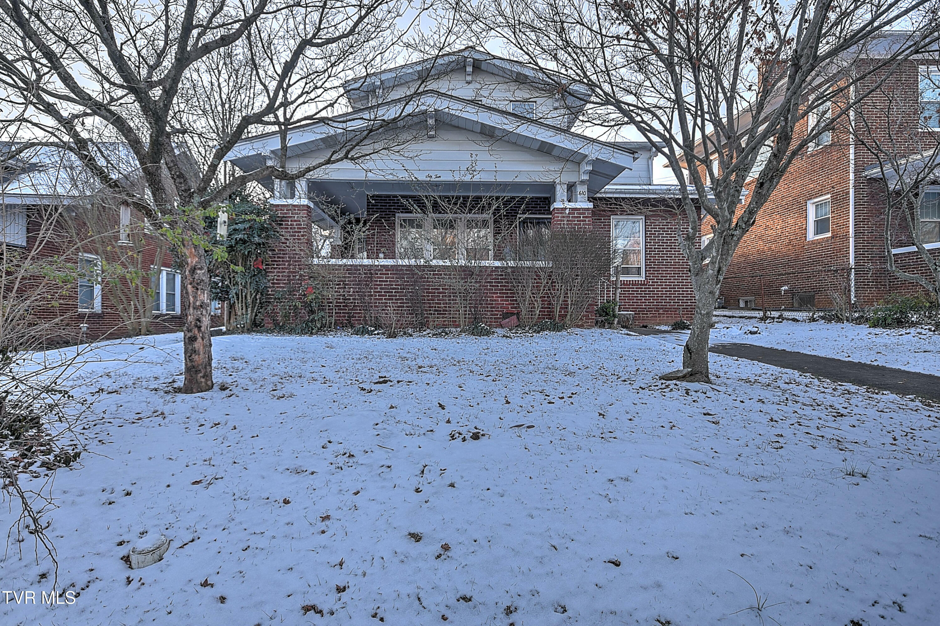 Property Photo:  610 East Unaka Avenue  TN 37601 