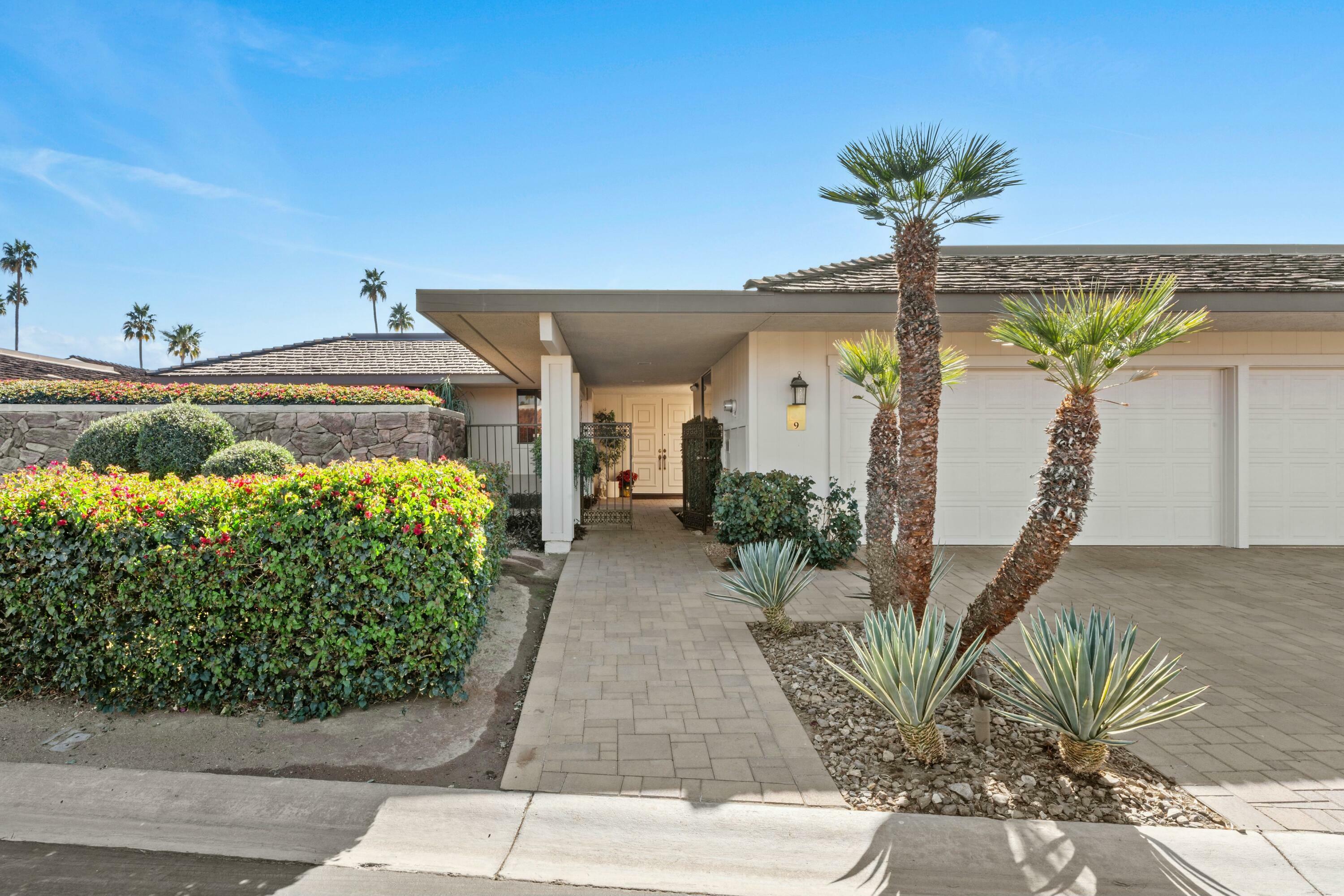 Property Photo:  9 Mount Holyoke Drive  CA 92270 