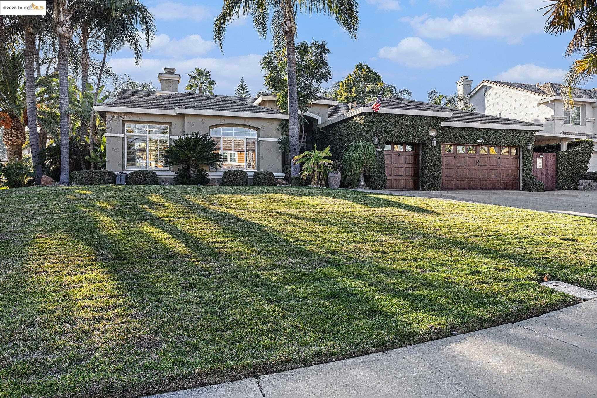 Property Photo:  5050 Botting Ct  CA 94531 