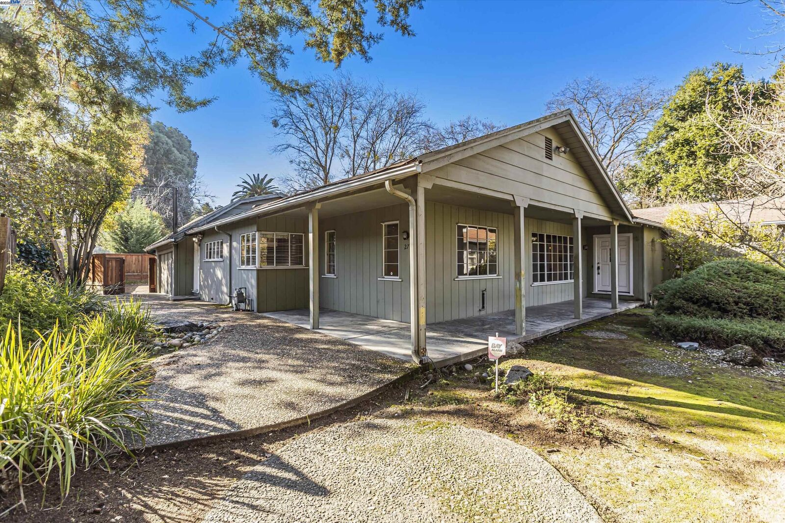 Property Photo: 275 Lancaster Rd CA 94595