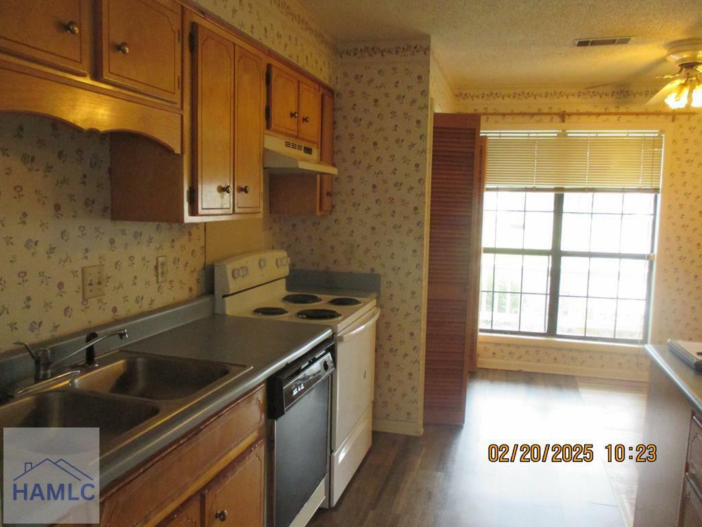 Property Photo: 912 Pineland Avenue GA 31313