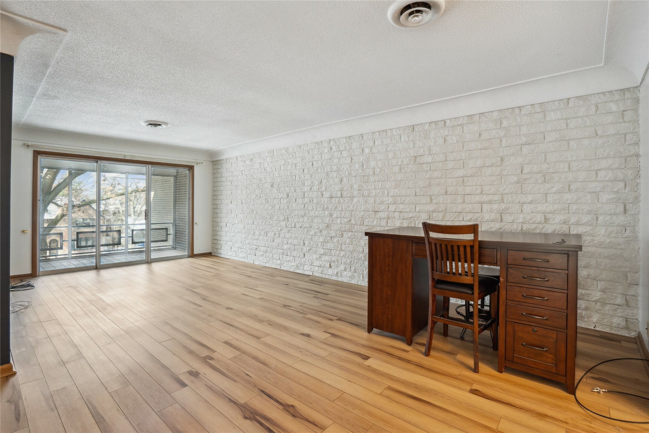 Property Photo: 4225 Grand Avenue 8 IA 50312