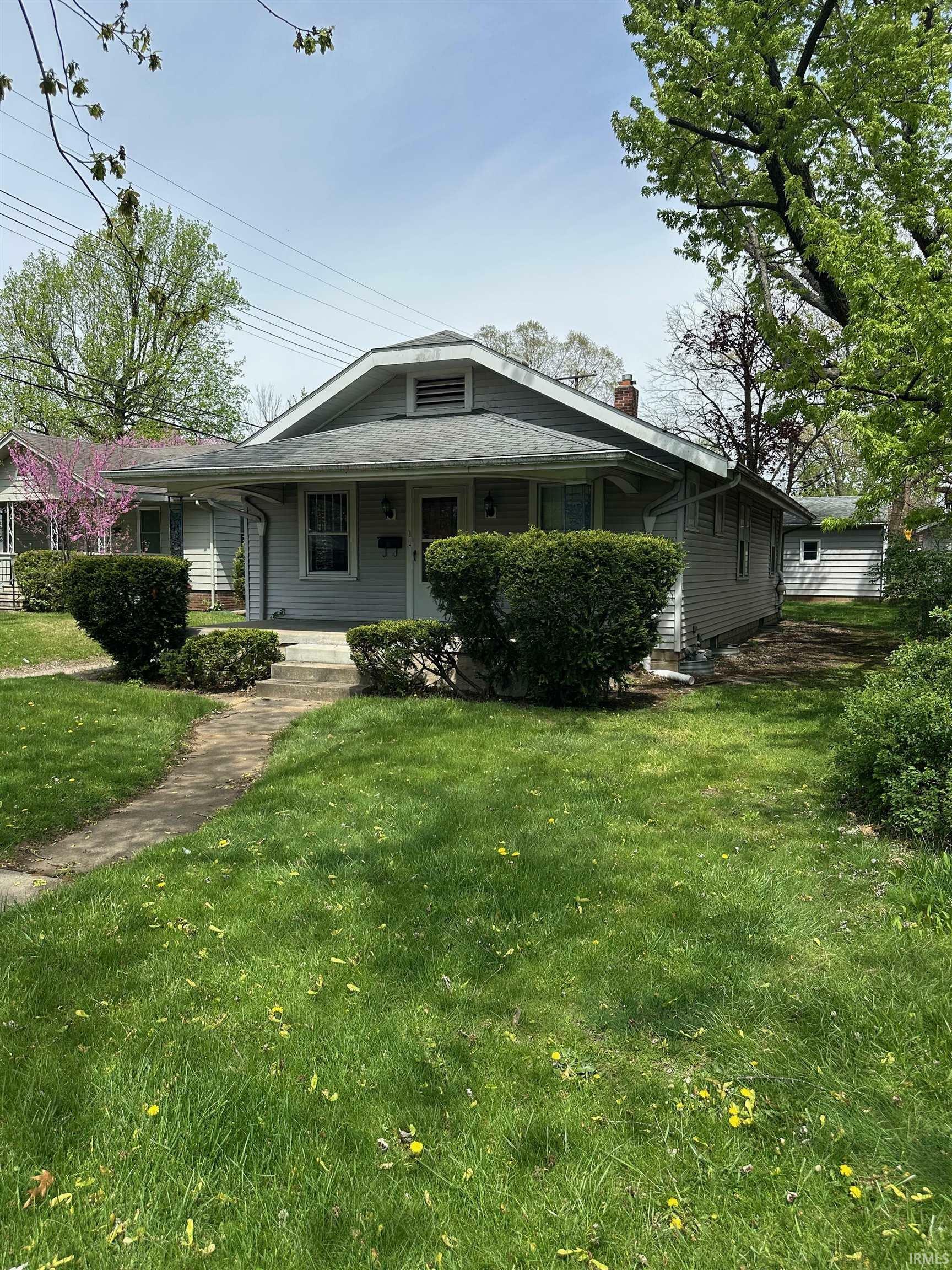 Property Photo: 1513 Hildreth Street IN 46615-1420