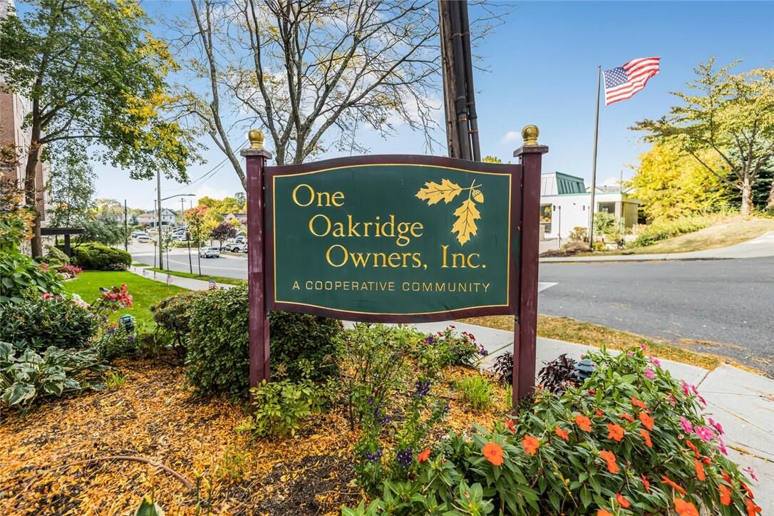 Property Photo: 1 Oakridge Place 4H NY 10709