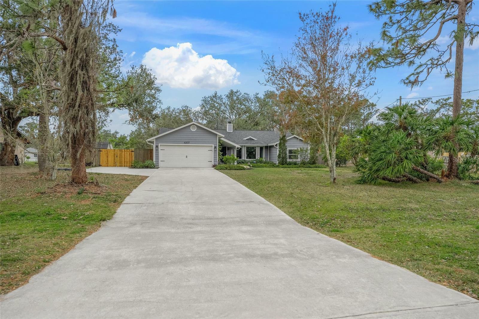 Property Photo:  6207 93rd Street Circle E  FL 34202 