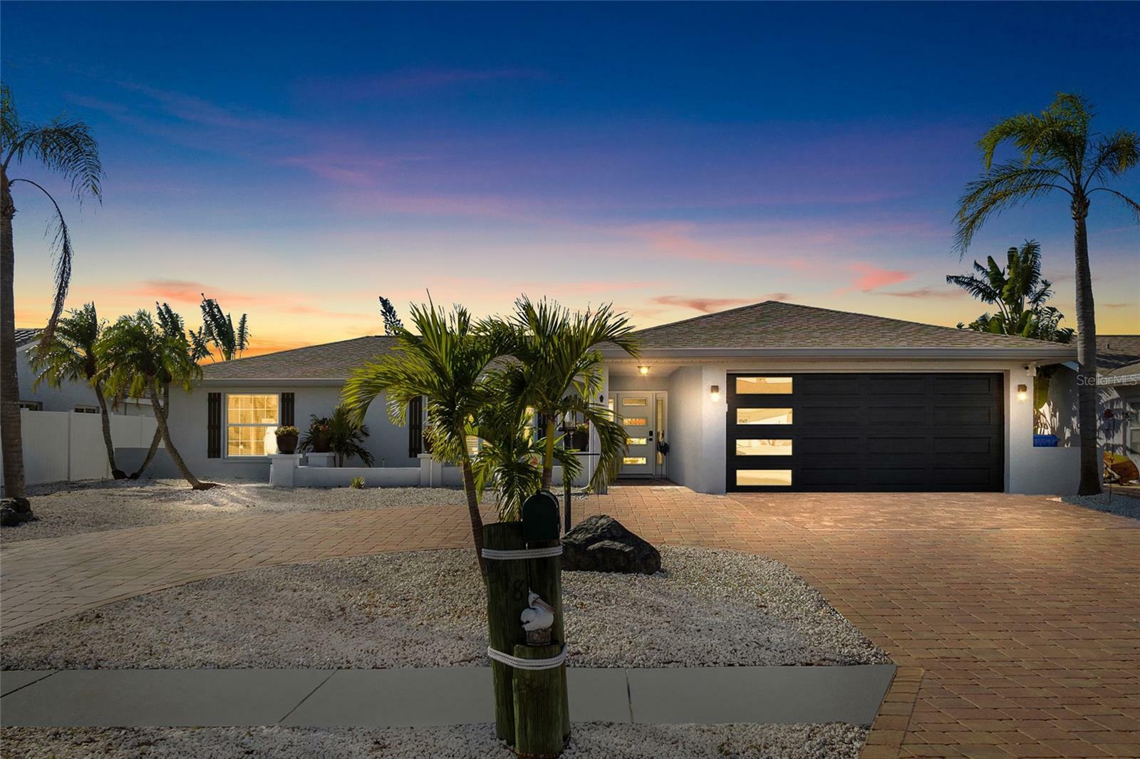 Property Photo: 6518 Senegal Palm Way FL 33572