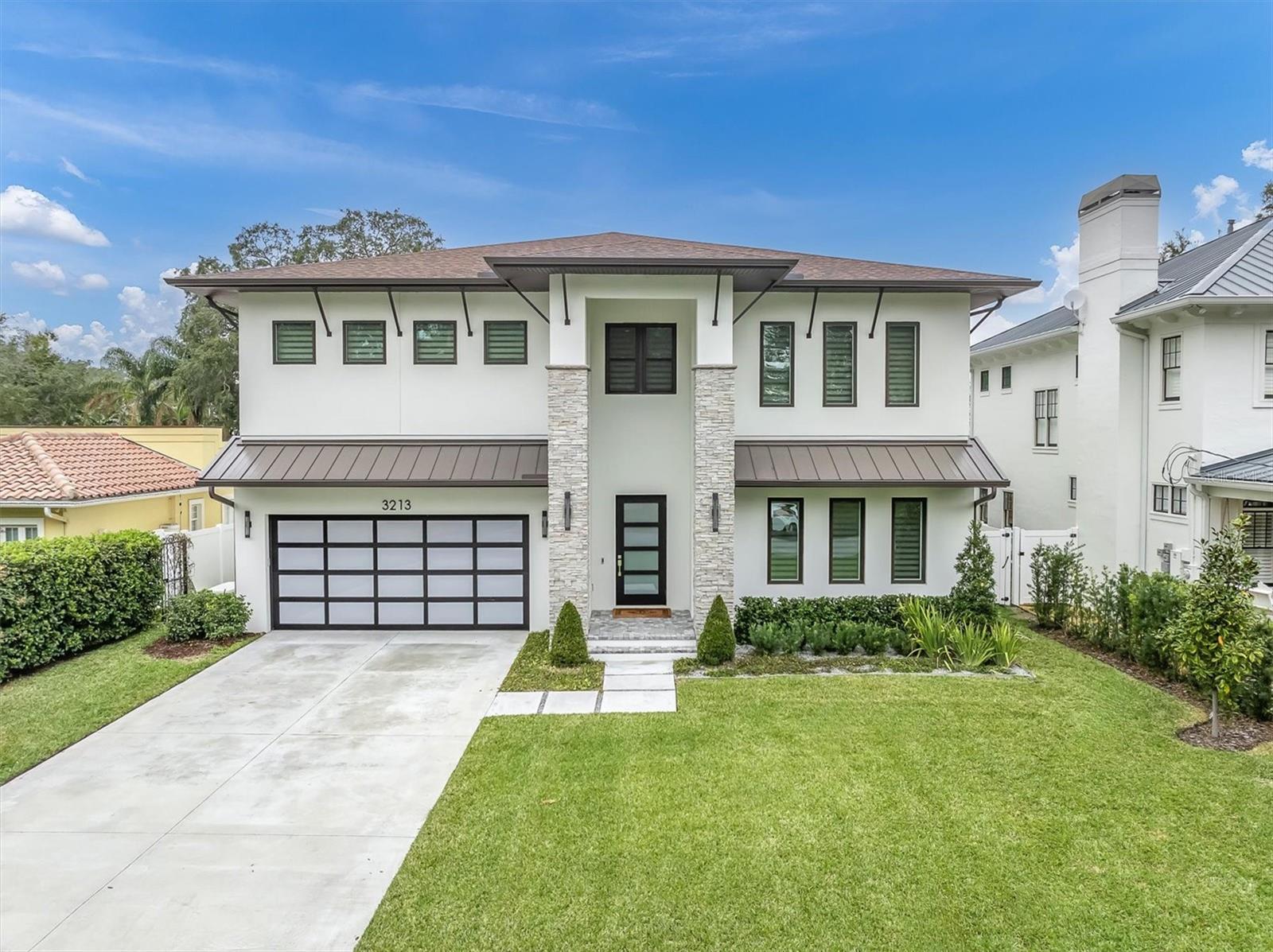 Property Photo:  3213 W Fair Oaks Avenue  FL 33611 