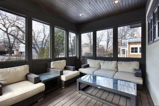 Property Photo: 1210 Blackthorn Lane IL 60015