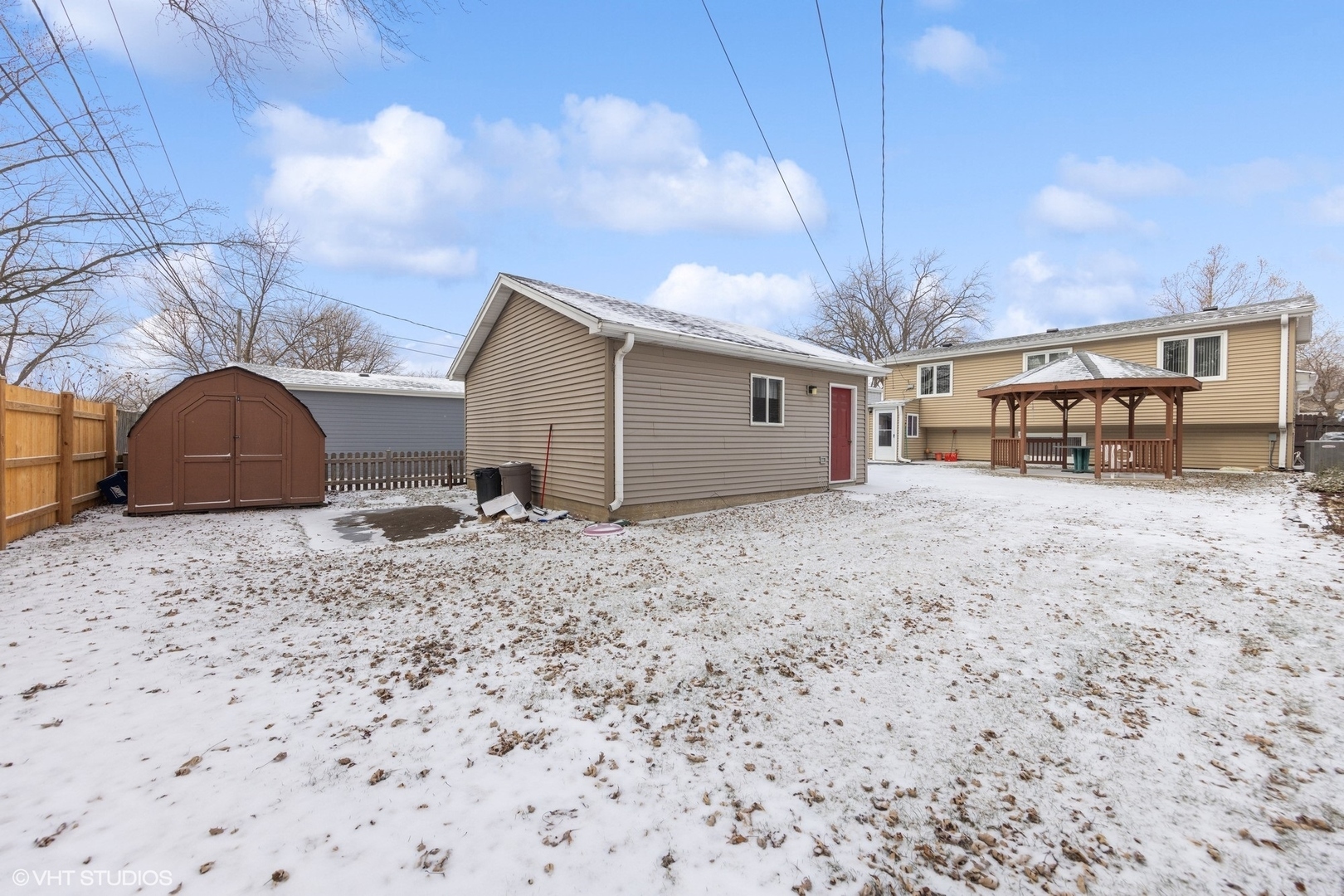 Property Photo:  567 Coolidge Avenue  IL 60137 