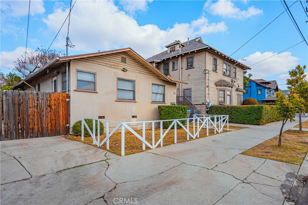 Property Photo:  2303 Hancock Street  CA 90031 