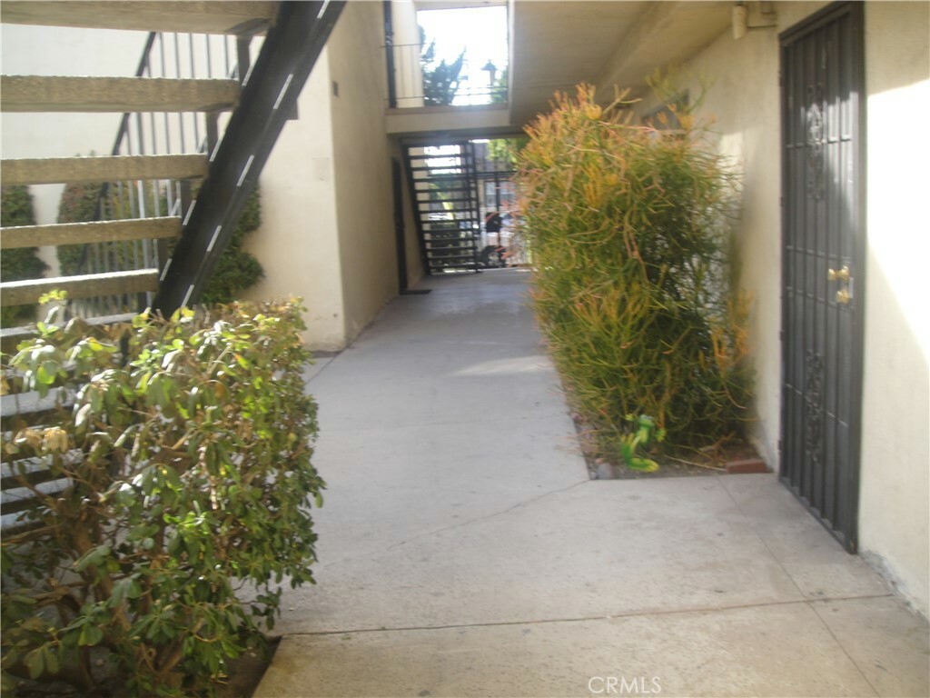 Property Photo:  7826 Laurel Canyon Boulevard 3  CA 91605 