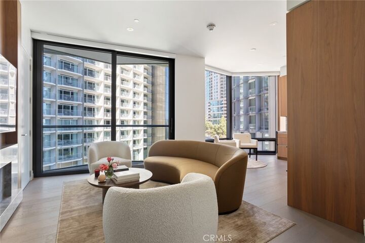 Property Photo:  211 Elm Court 3C  CA 90067 